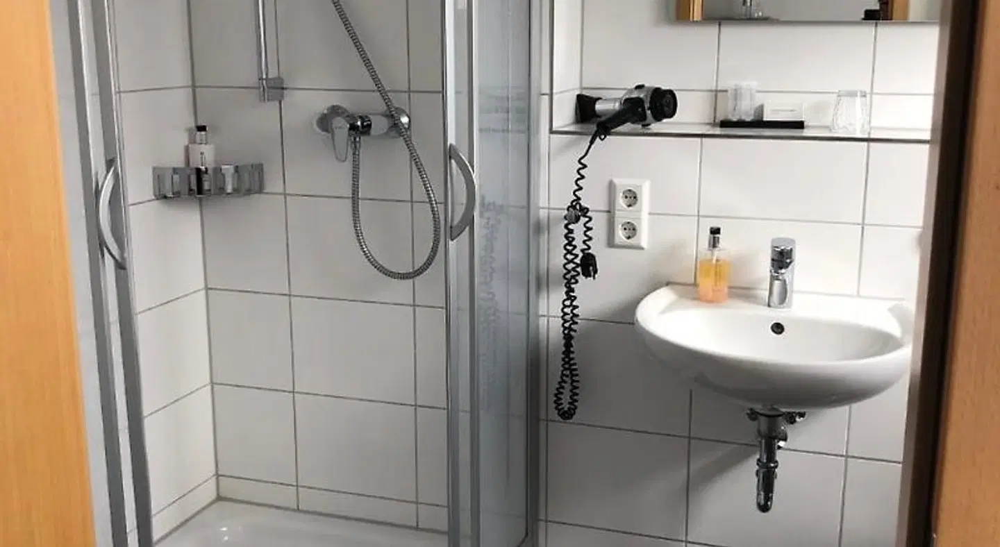 Hotel & Restaurant Blume Badezimmer