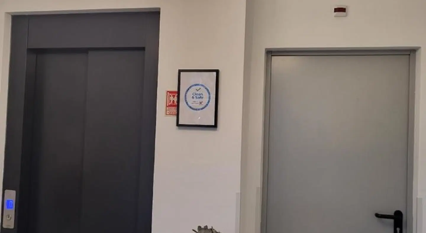 Alfama Apartments Services ROOM_EXAMPLE