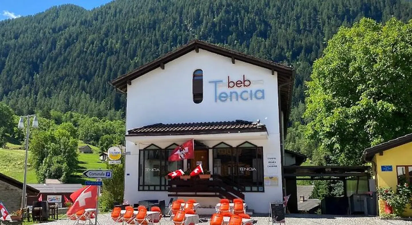 B&B Tencia EXTERIOR