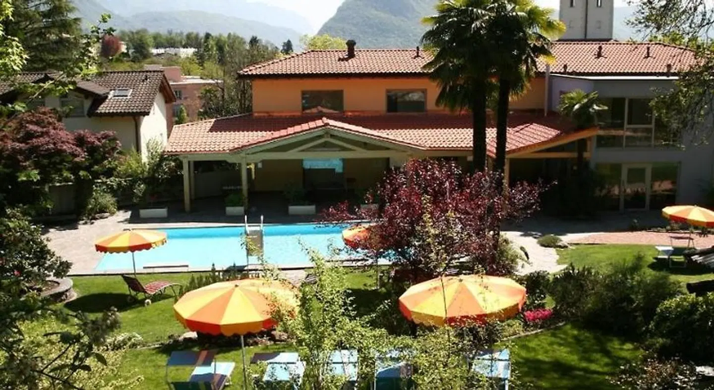 Youth Hostel Lugano Winter EXTERIOR