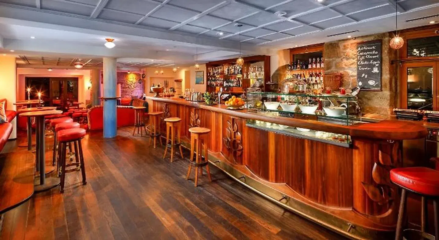 Hotel Schiff Bar