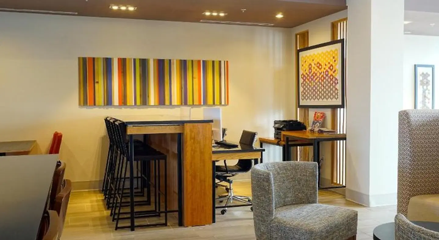 Holiday Inn Express & Suites Omaha - Millard Area by IHG ROOM_EXAMPLE