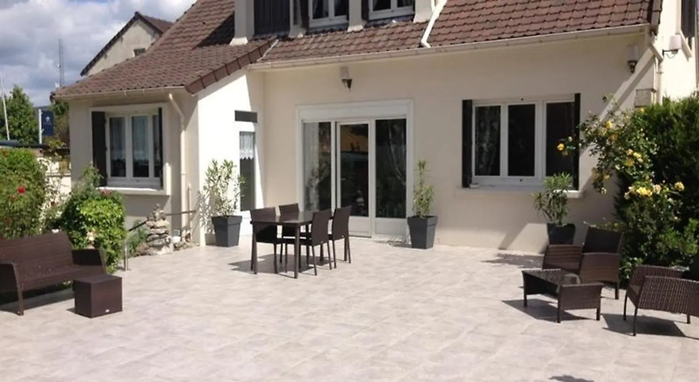 Roissy Chambres Terrasse