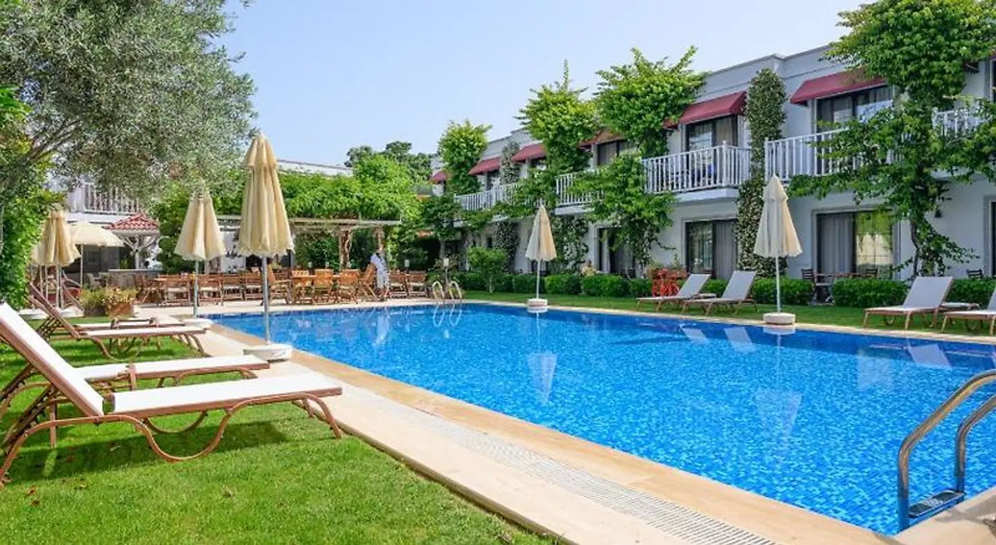 Villa Rustica Hotel OUTDOOR_POOL