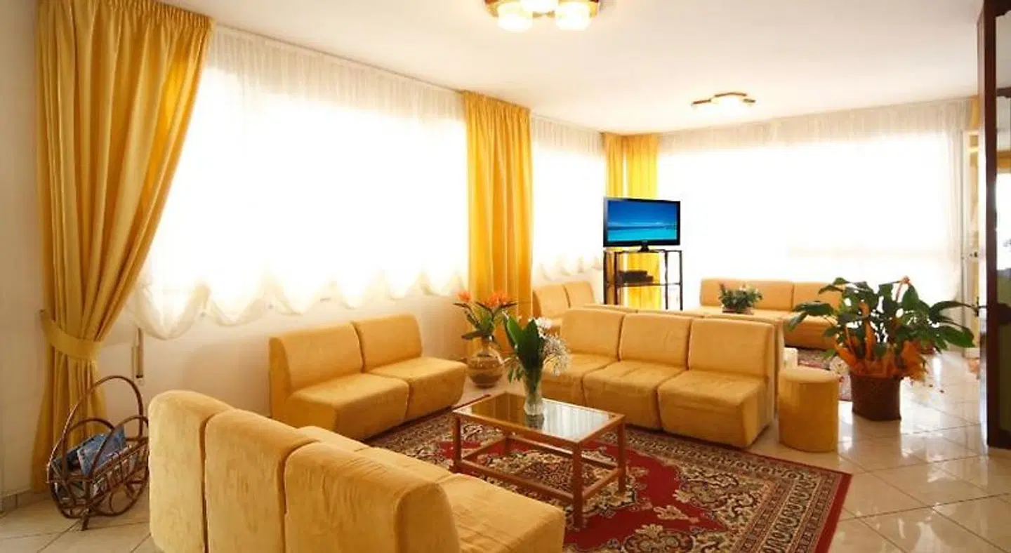 Devon ROOM_EXAMPLE