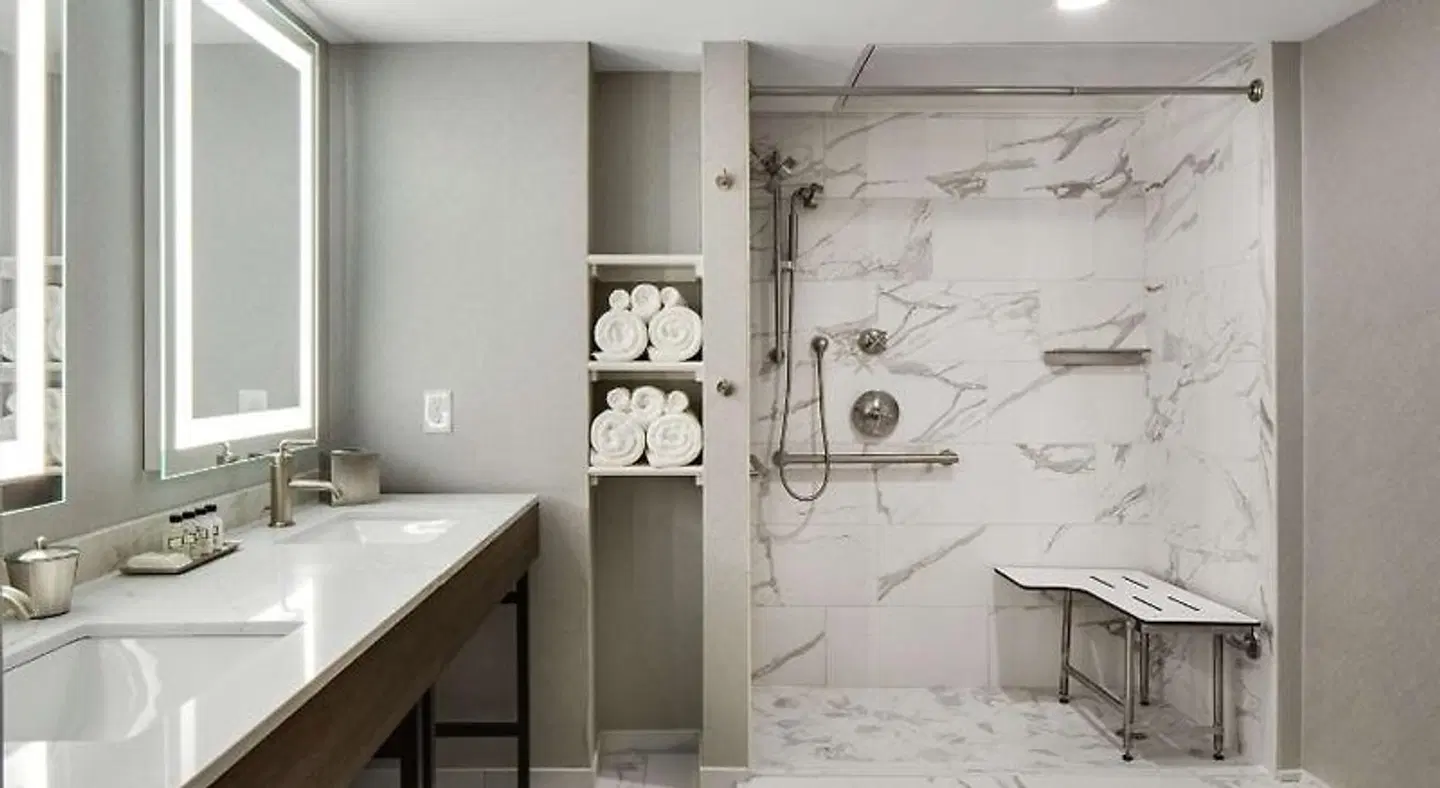 The Sire Hotel Lexington, Tapestry Collection by Hilton Badezimmer