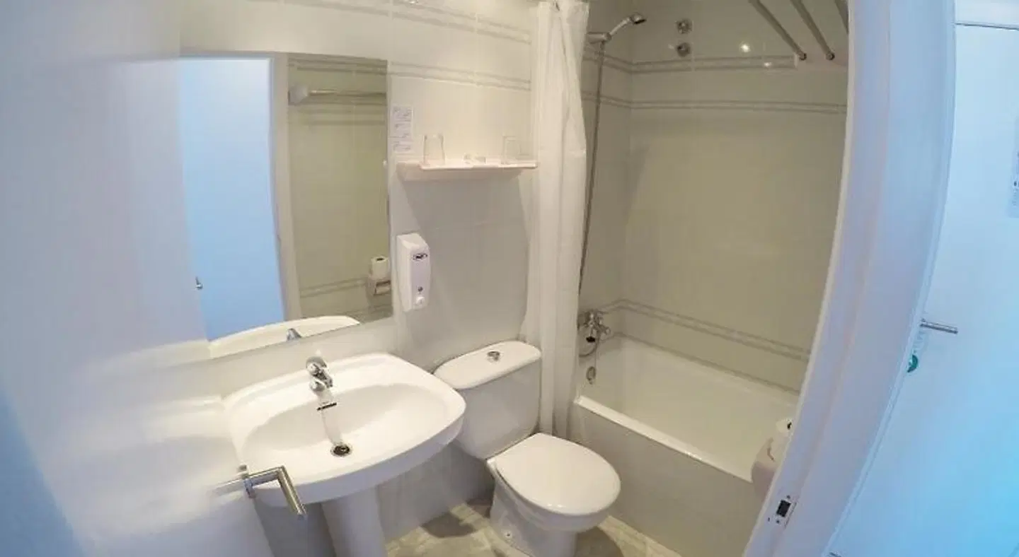 Hostal del Mar Badezimmer