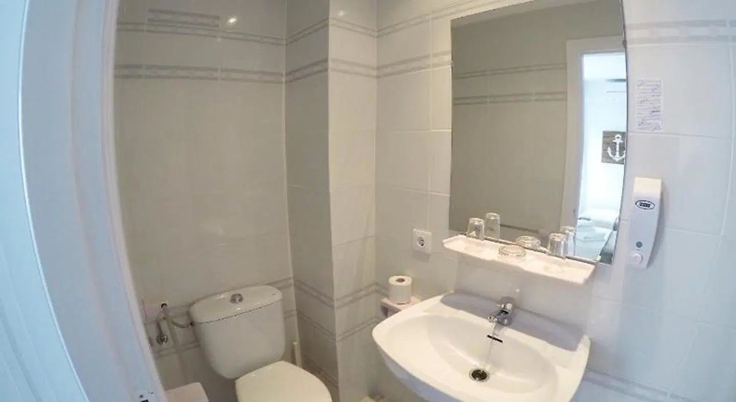 Hostal del Mar Badezimmer