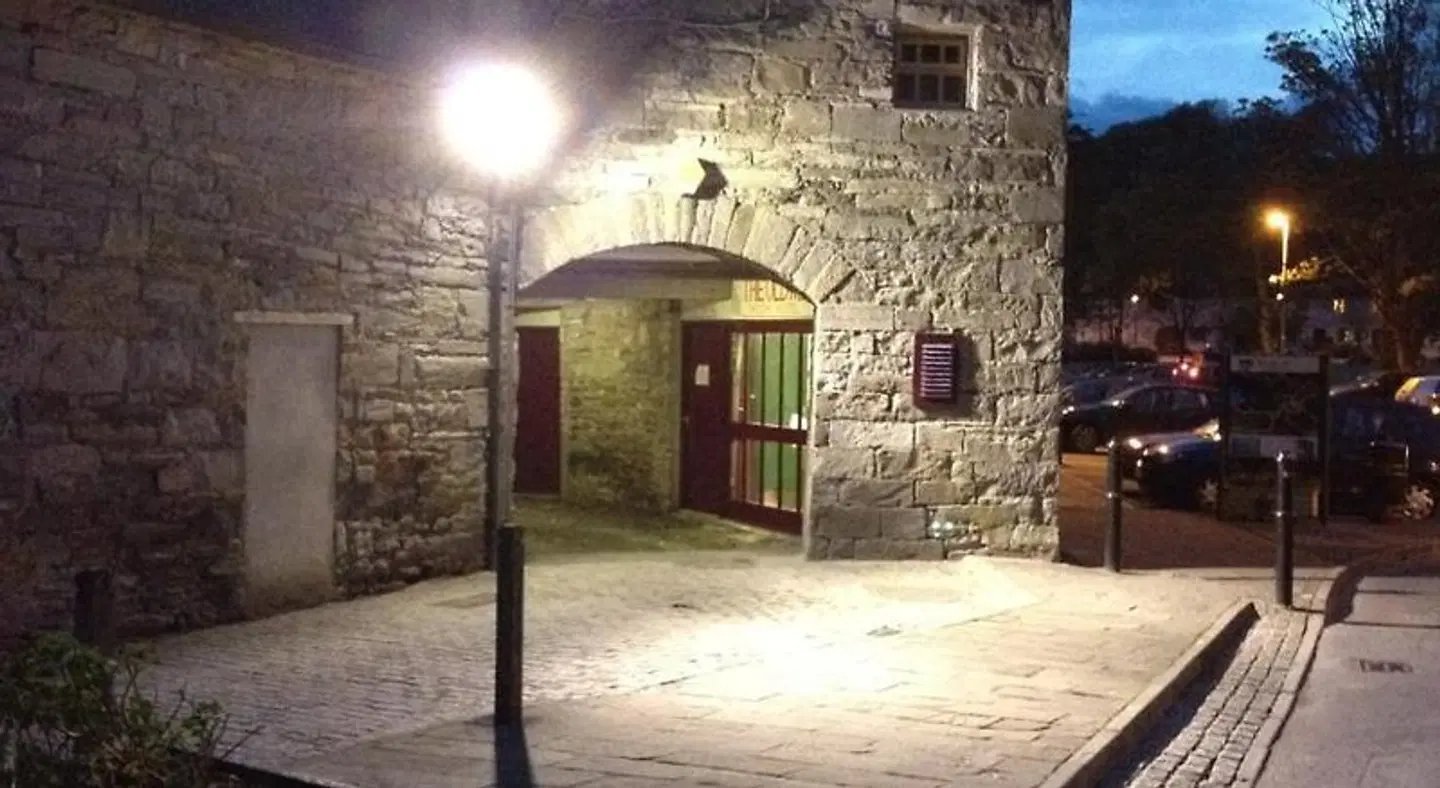 Old Mill Holiday Hostel EXTERIOR