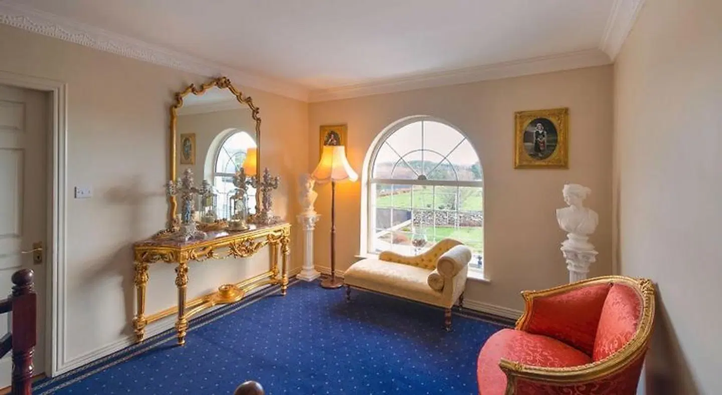 Carrabaun House Hallenbad