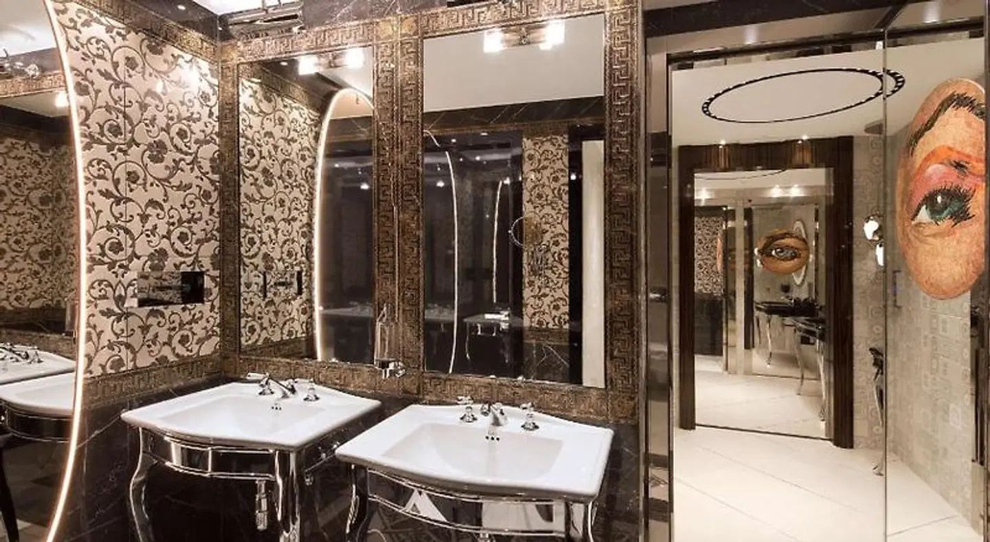 DoubleTree by Hilton A Coruna, Spain Badezimmer