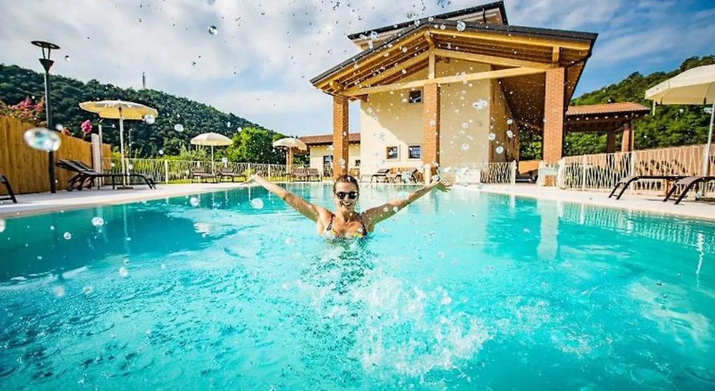 Agriturismo La Pertica OUTDOOR_POOL