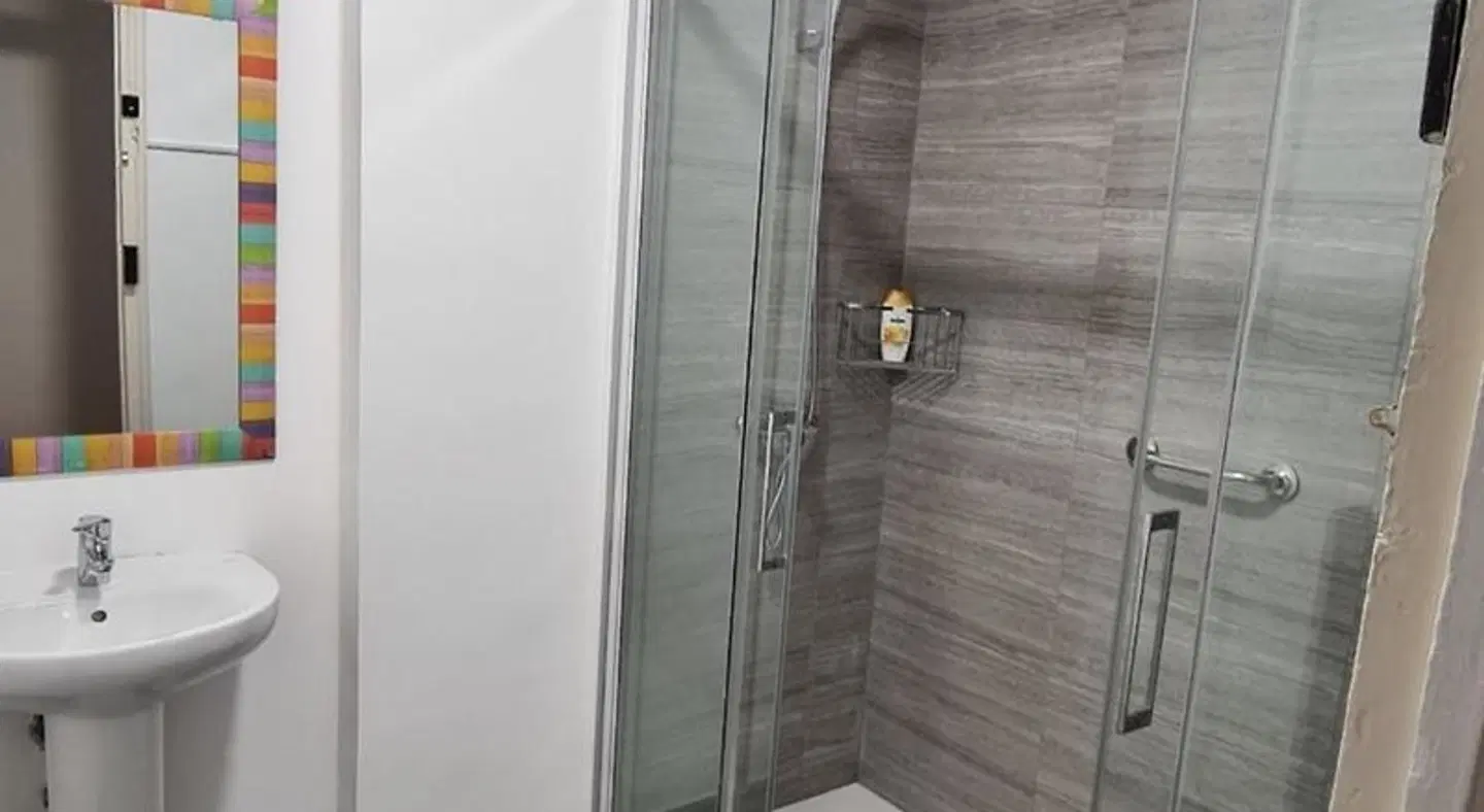 Pensión Berti Madrid Badezimmer