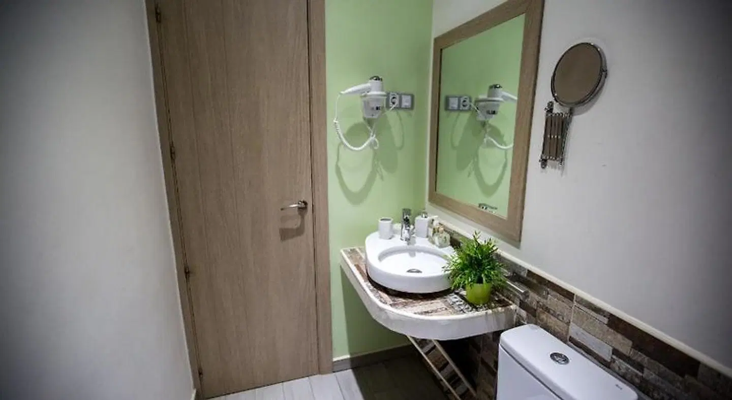 Bloom Inn Madrid Badezimmer