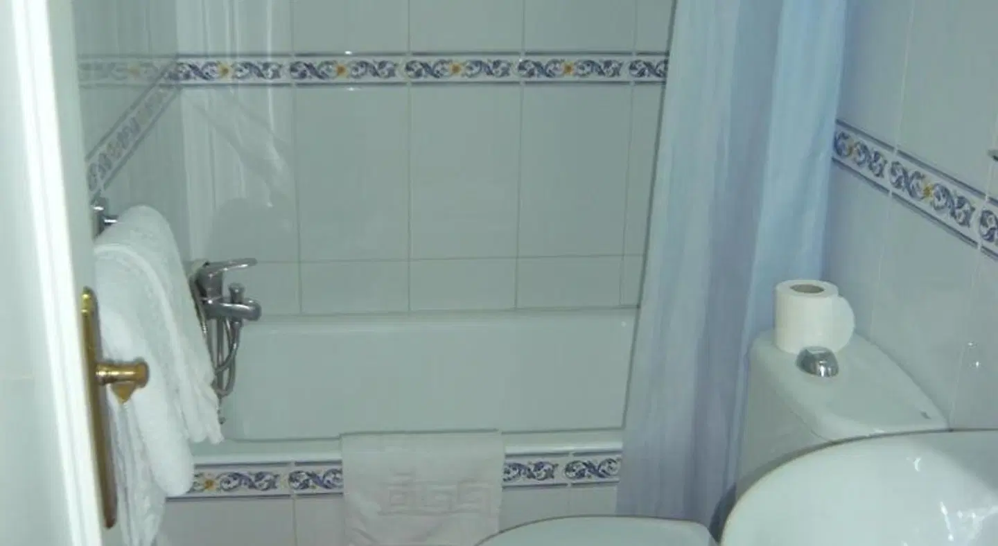 Hostal Triana Badezimmer