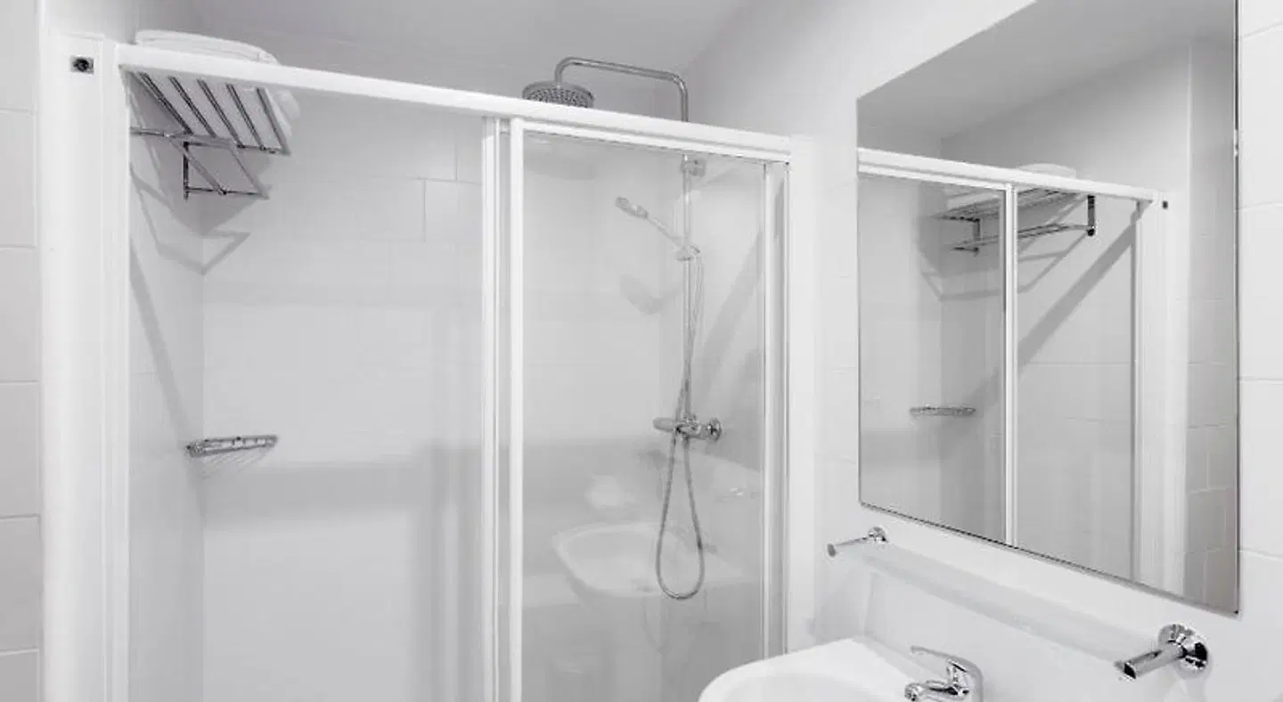 Home Art Apartments Badezimmer