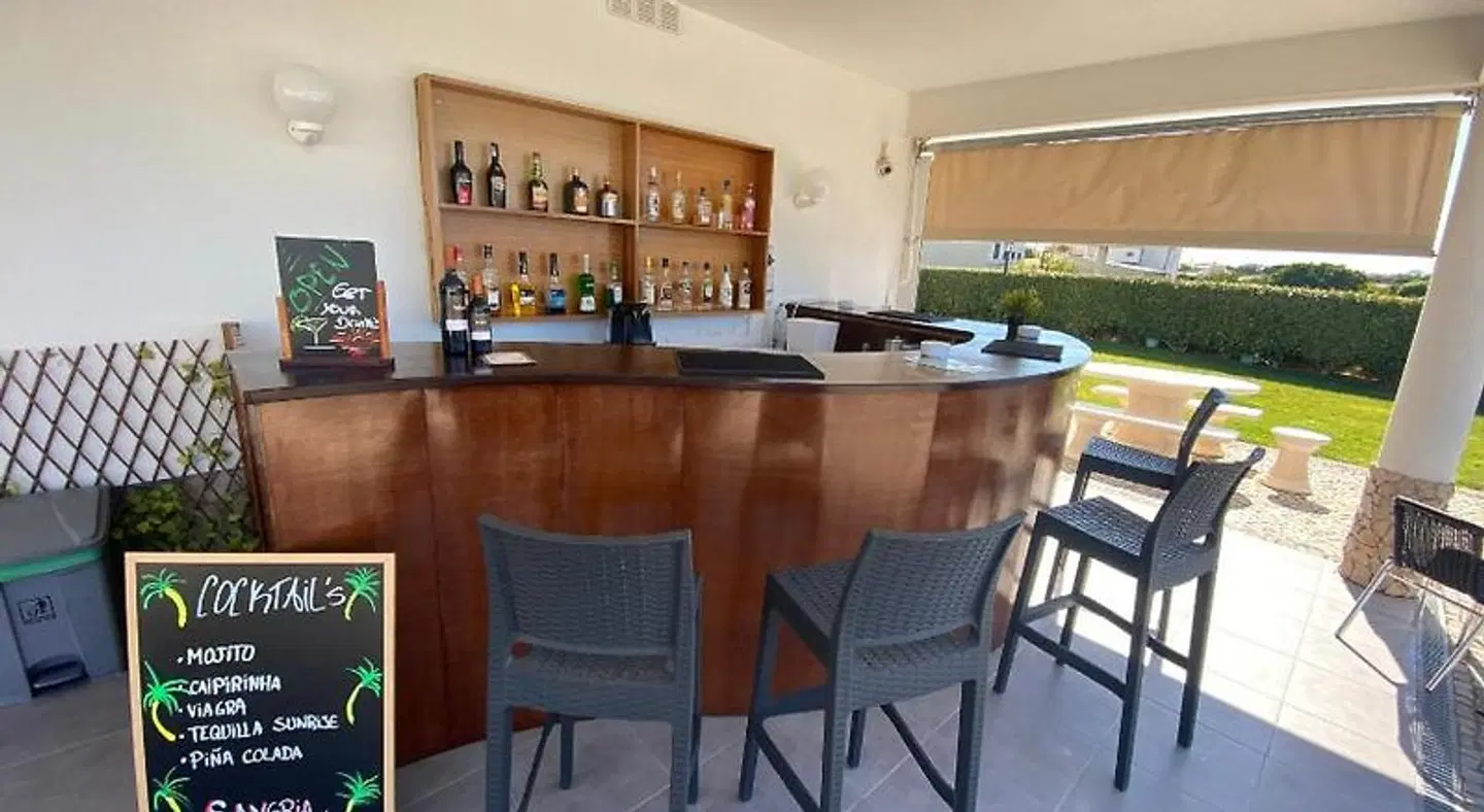 Sunfield Guest House Bar