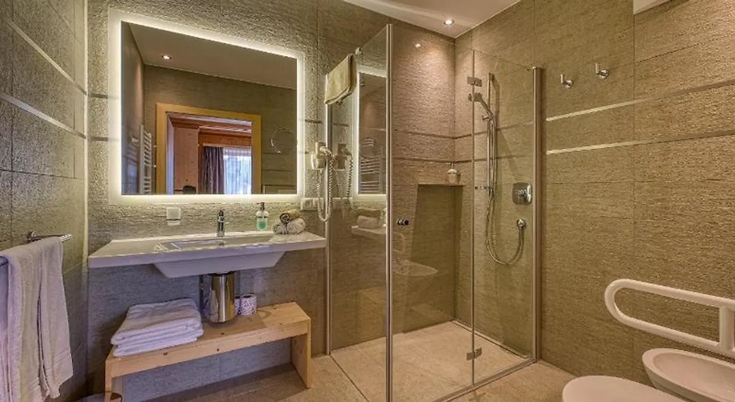 Garni Helvetia Badezimmer