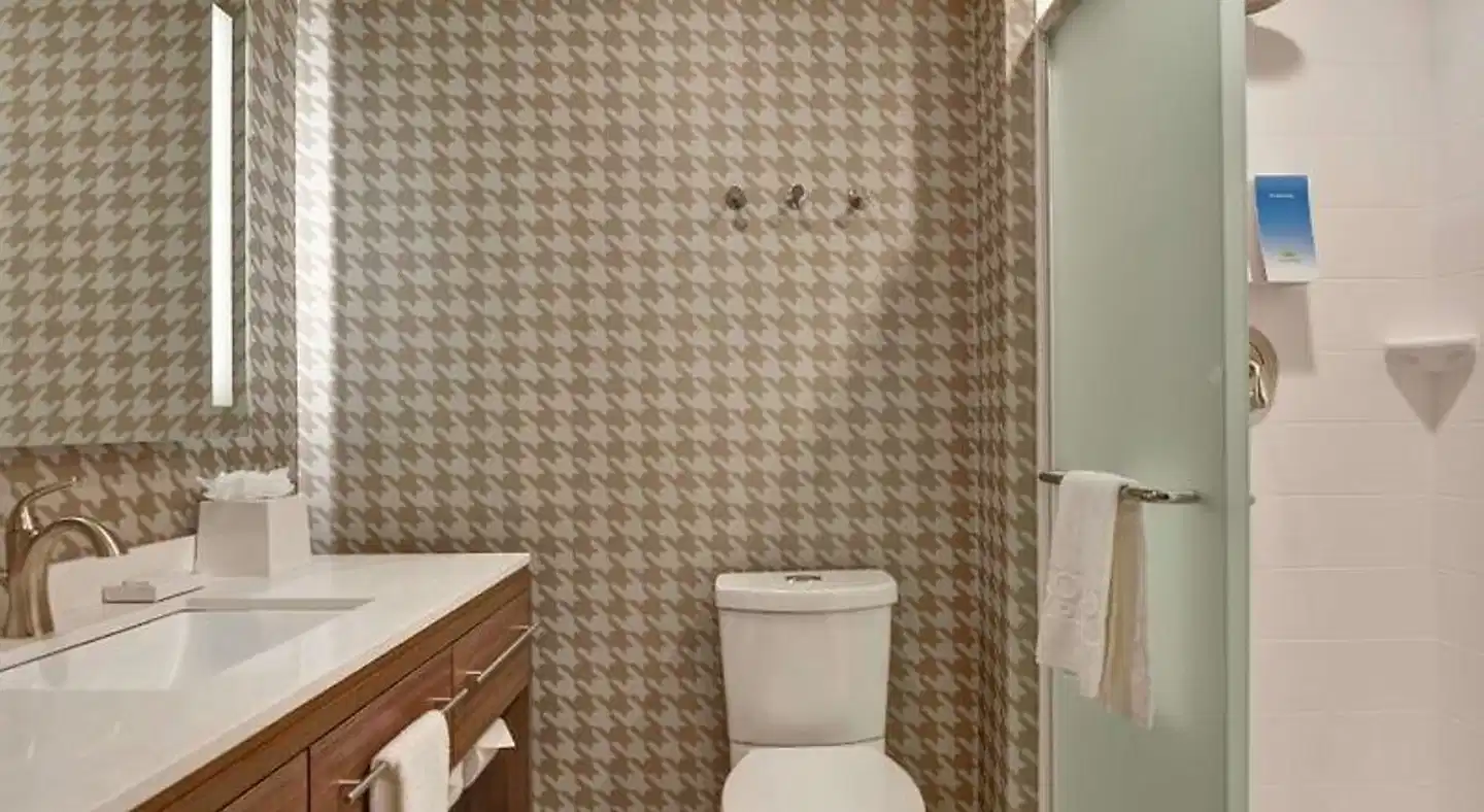 Home2 Suites by Hilton Charlotte Piper Glen Badezimmer