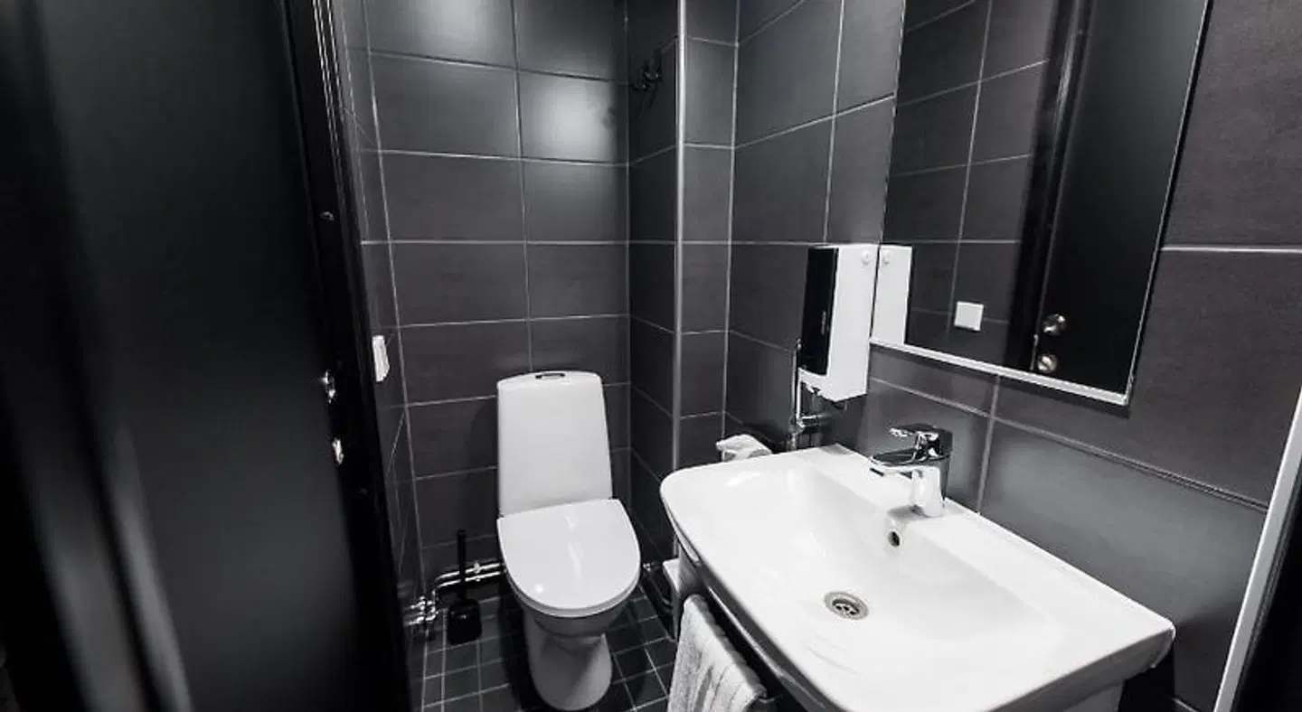 Forenom ApartHotel Vantaa Tikkurila Badezimmer