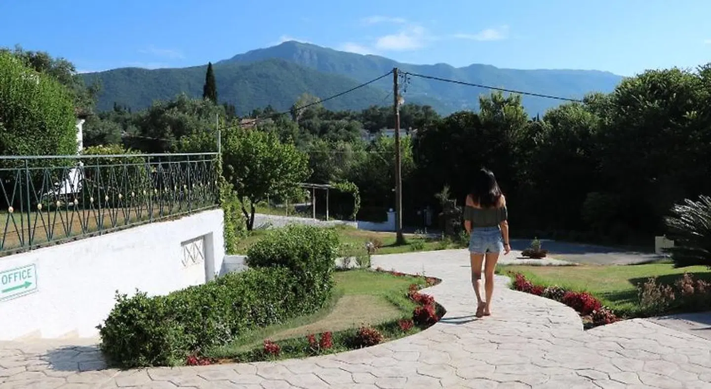Summer Wine Friendly Resort Garten
