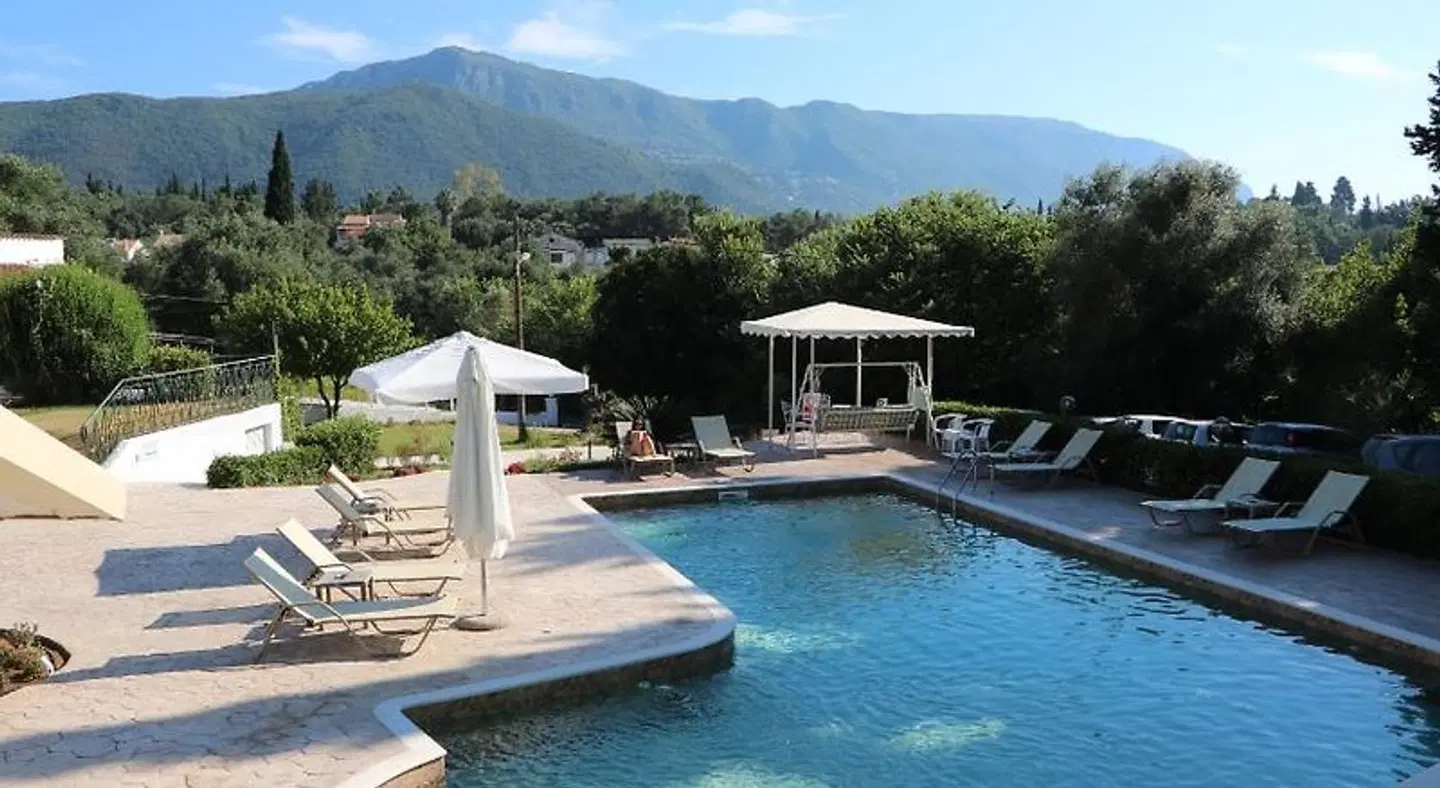 Summer Wine Friendly Resort OUTDOOR_POOL