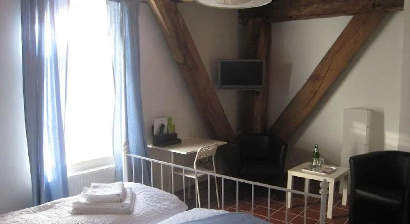To'n Schlagboom ROOM_EXAMPLE