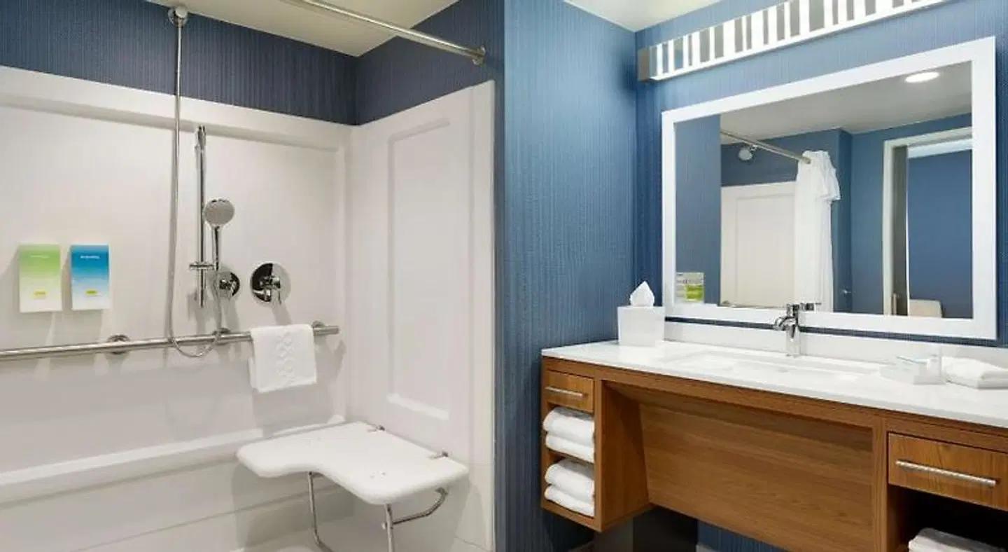 Home2 Suites by Hilton Phoenix Glendale-Westgate Badezimmer