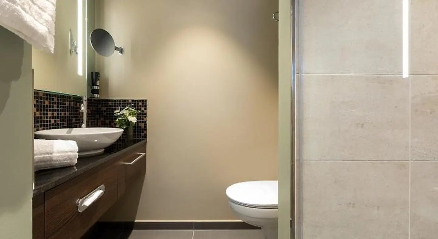 Leonardo Hotel Dortmund Badezimmer