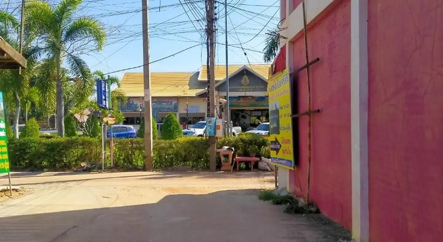 Rueangsrisiri Guesthouse 2 EXTERIOR
