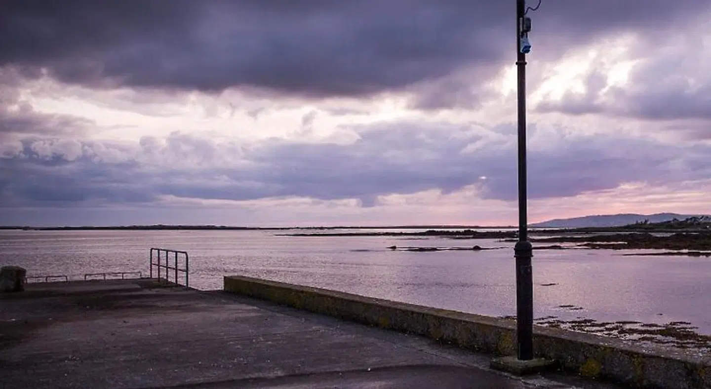 The Midway Bar & Guesthouse Strand