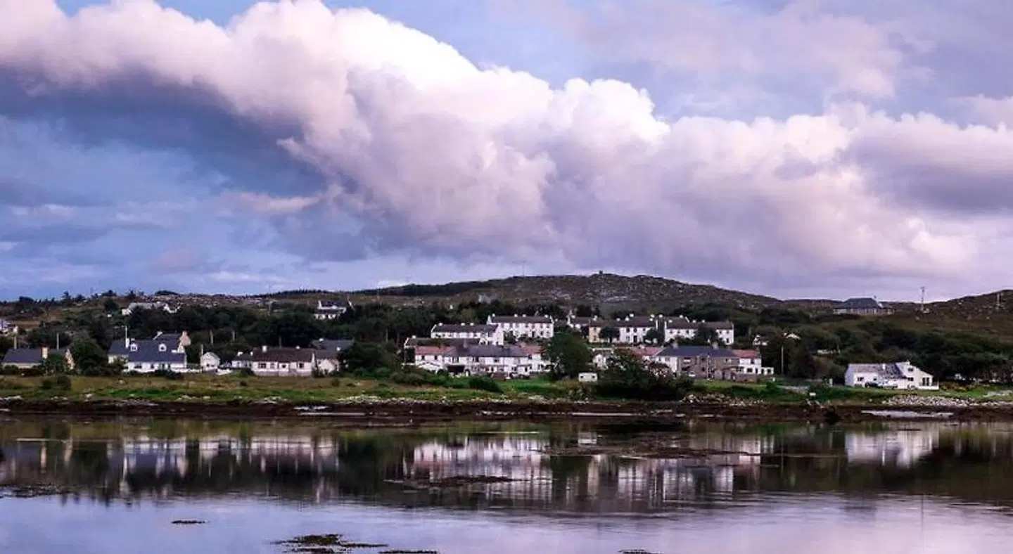 The Midway Bar & Guesthouse LANDSCAPE