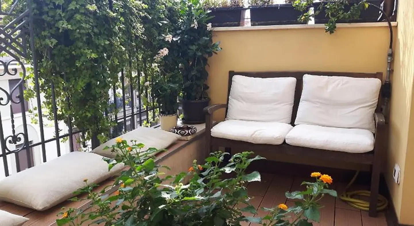 Bronzino House Garten