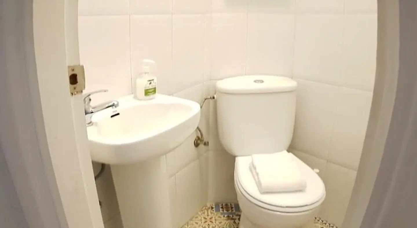 Pensión Cádiz Badezimmer