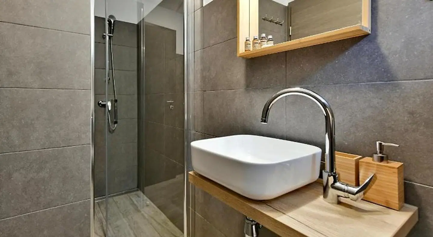 PIKARIN ROOMS Badezimmer