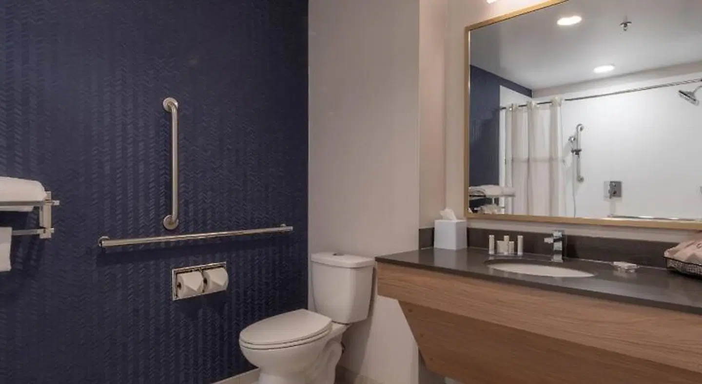 Fairfield by Marriott Inn & Suites Revelstoke Badezimmer