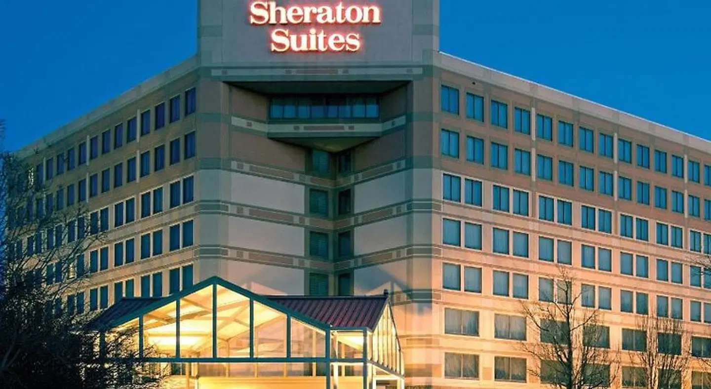 Sheraton Suites Philadelphia Airport EXTERIOR
