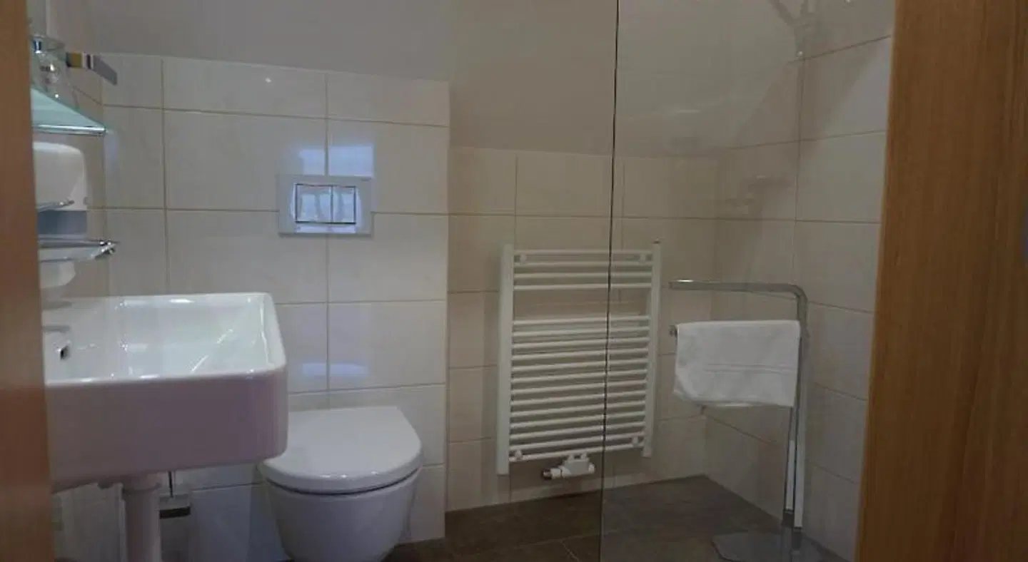 Waldrast Bed & Breakfast Badezimmer