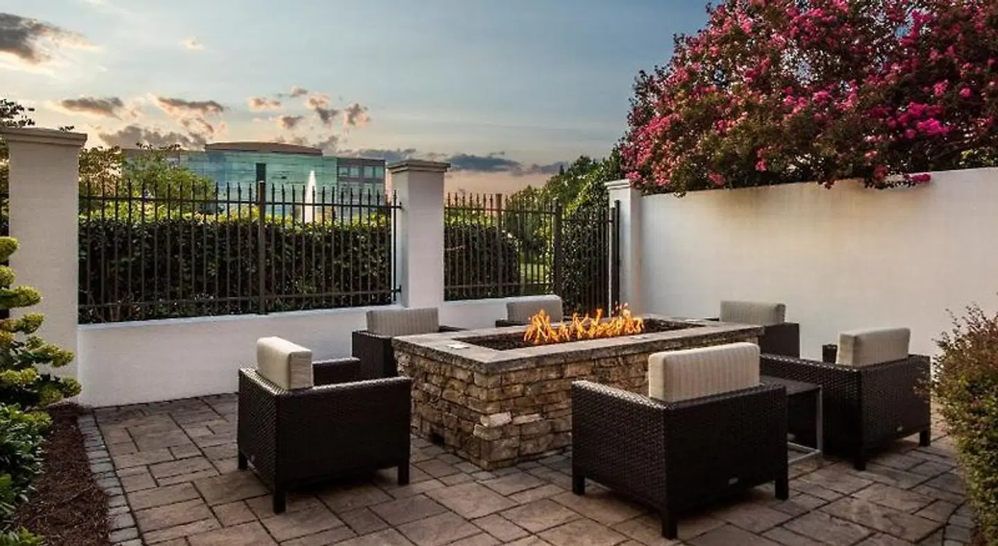 Courtyard by Marriott Charlotte Ballantyne Terrasse