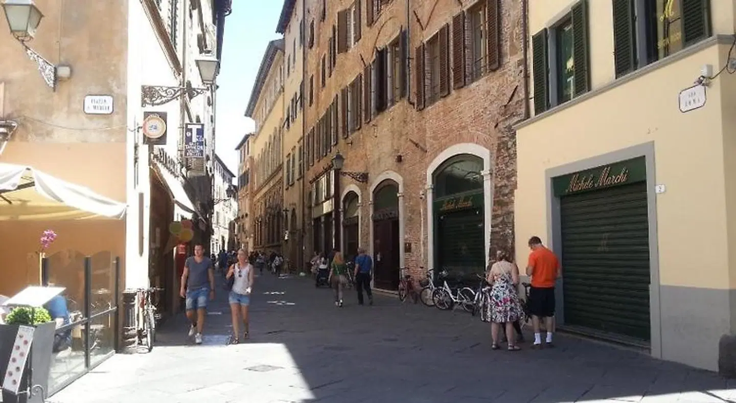 Lucca Charm EXTERIOR