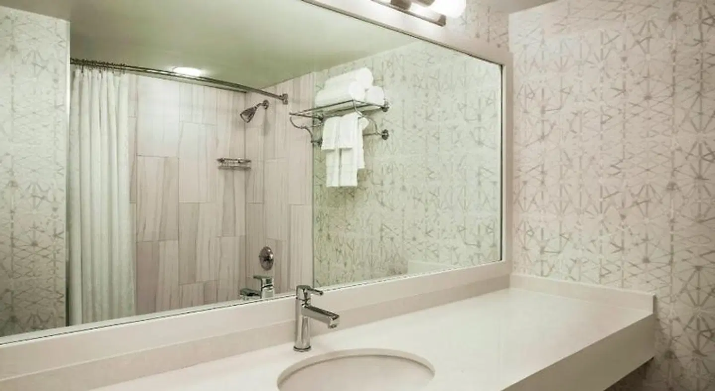 Sheraton Suites Philadelphia Airport Badezimmer