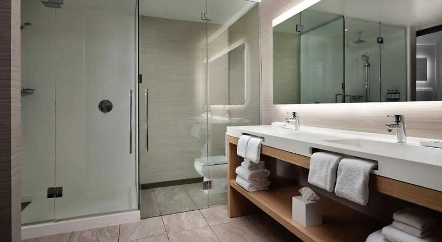 AC Hotel by Marriott Phoenix Downtown Badezimmer