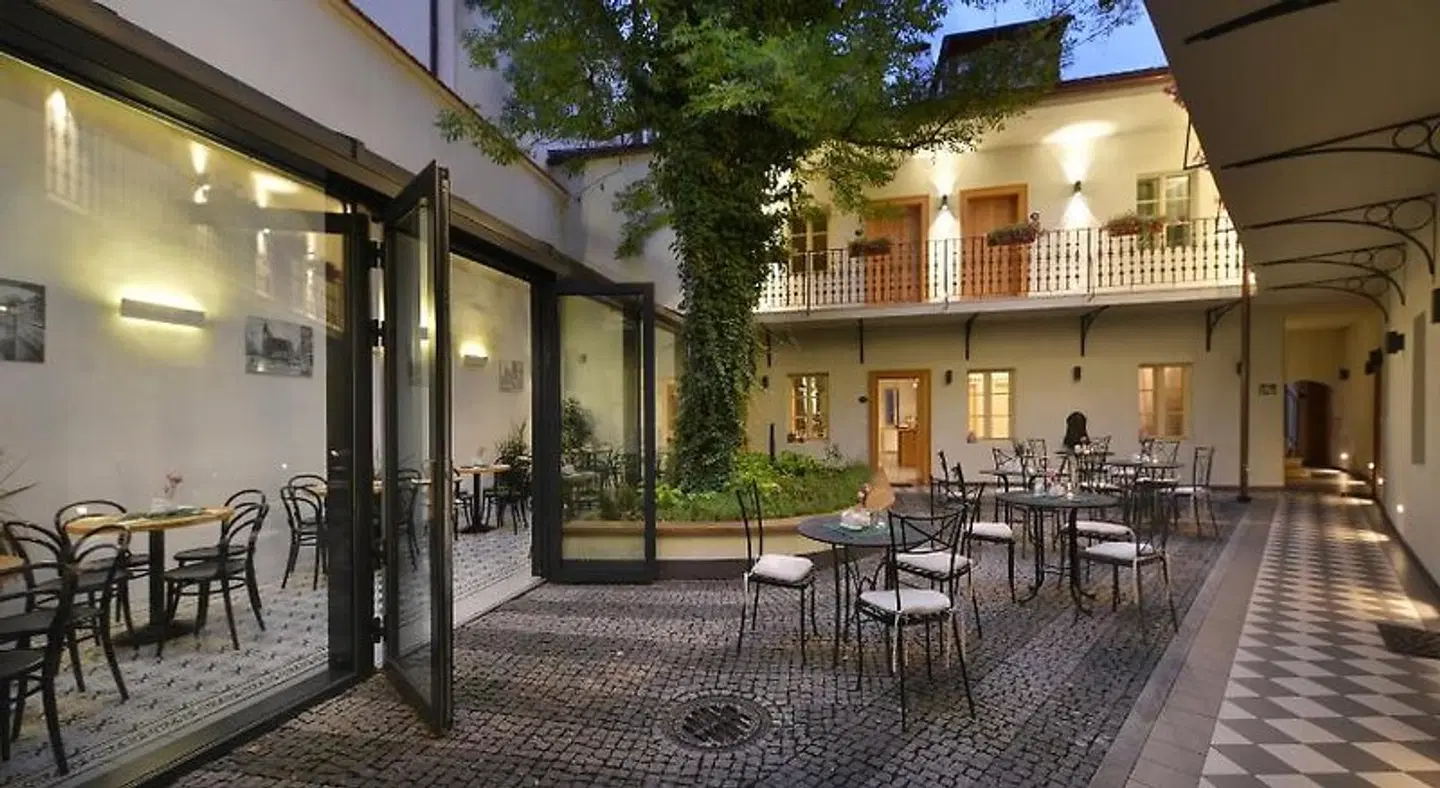 U Bílé Lilie Terrasse
