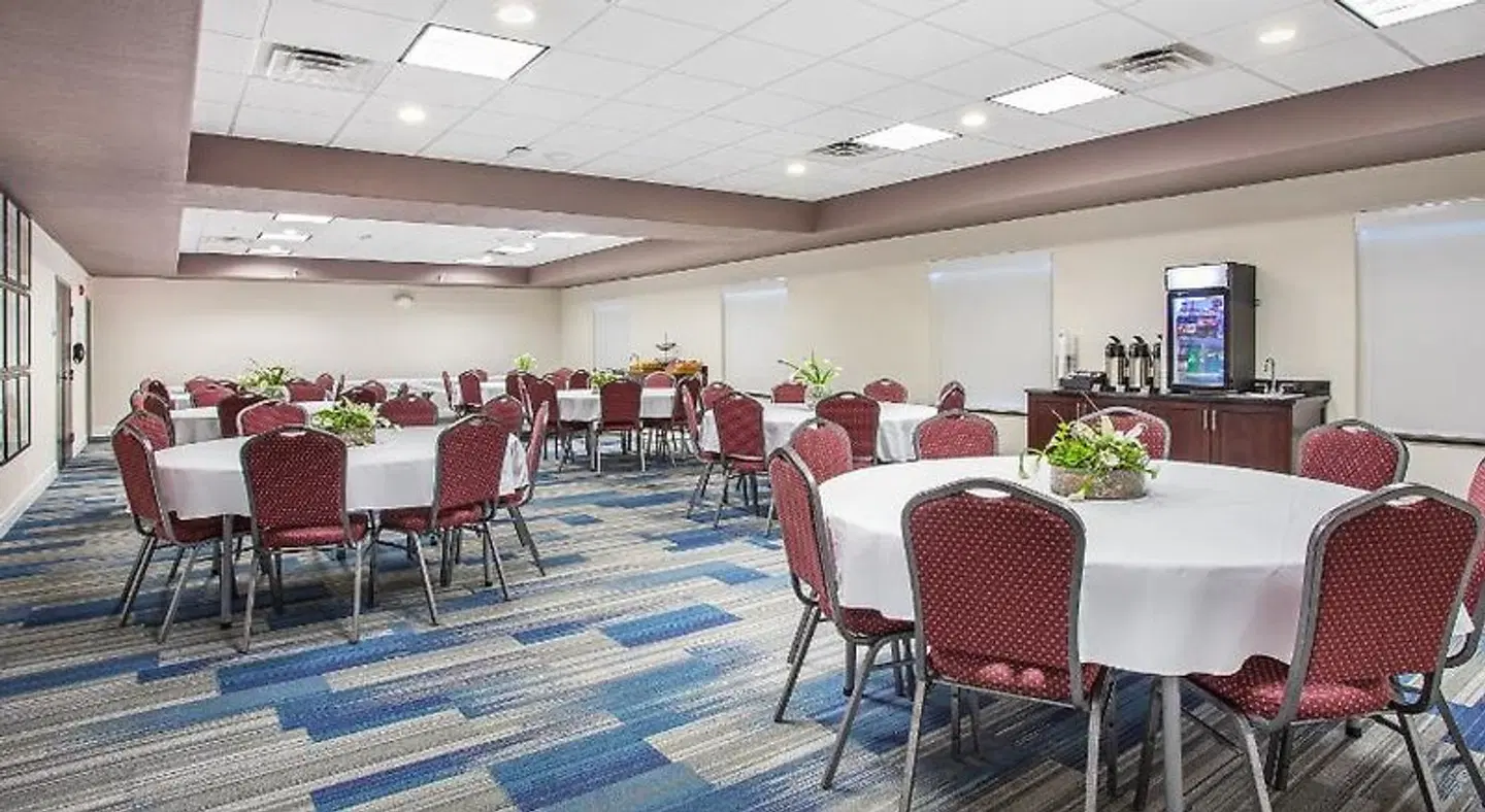 Holiday Inn Express & Suites Glasgow by IHG Restaurant