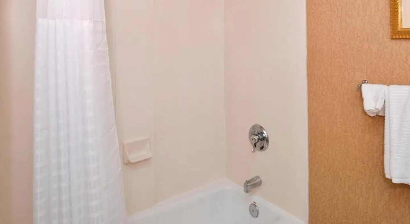 Comfort Inn & Suites Badezimmer