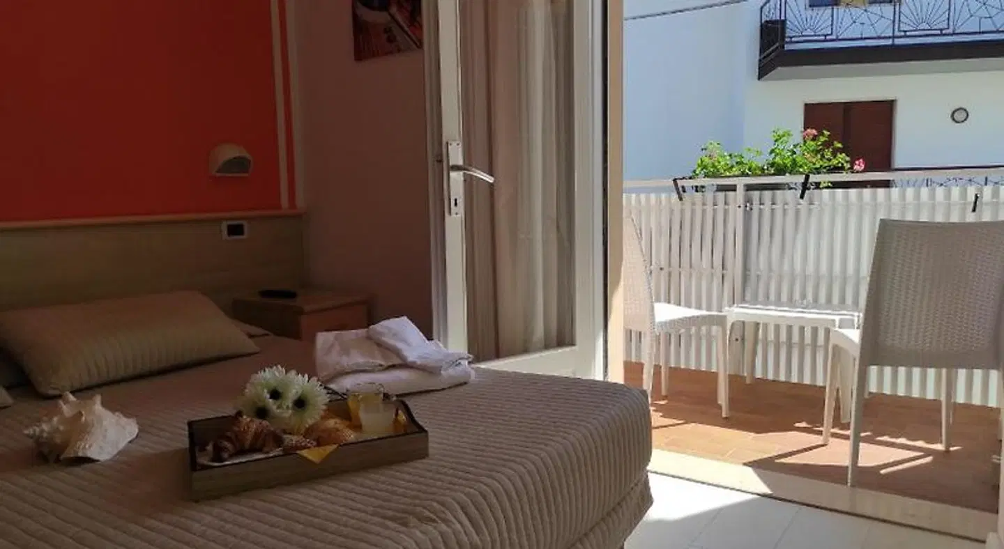 Eliani ROOM_EXAMPLE