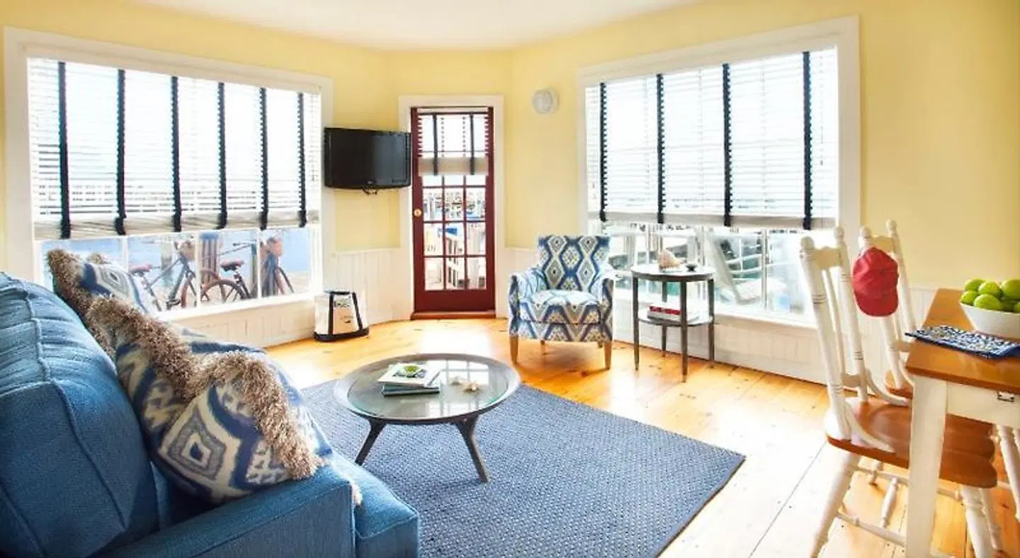 The Cottages & Lofts ROOM_EXAMPLE