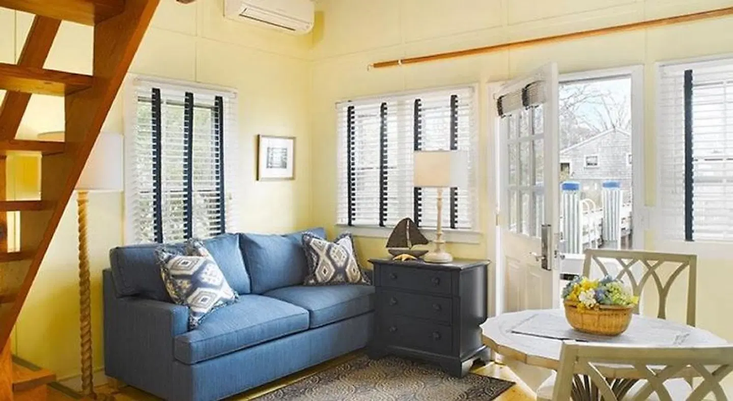 The Cottages & Lofts LOUNGE_LOBBY