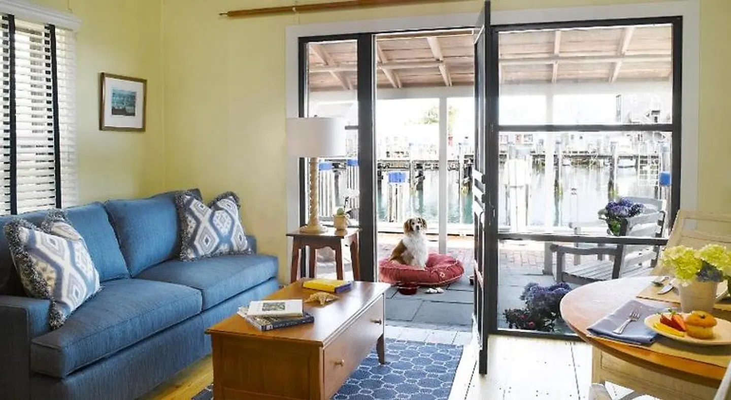 The Cottages & Lofts ROOM_EXAMPLE