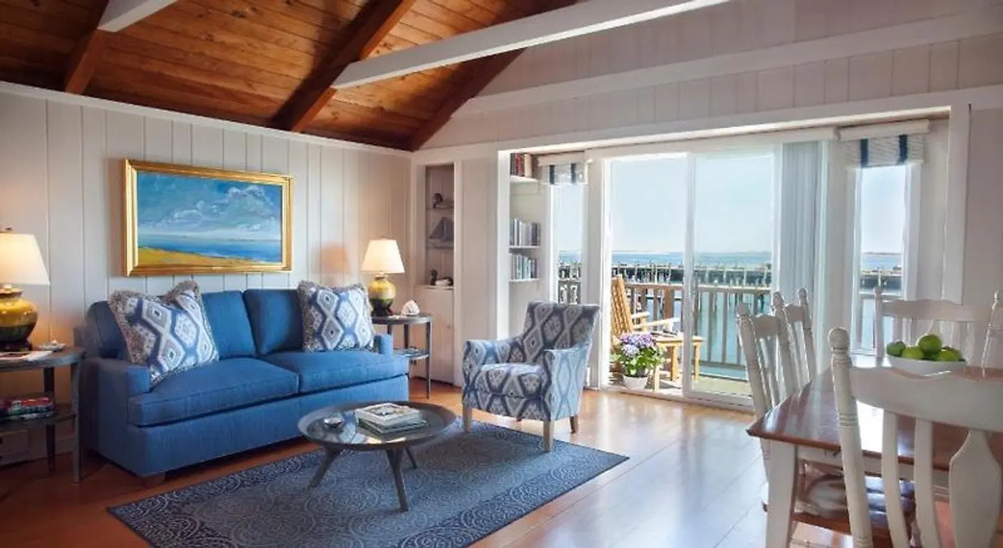 The Cottages & Lofts LOUNGE_LOBBY